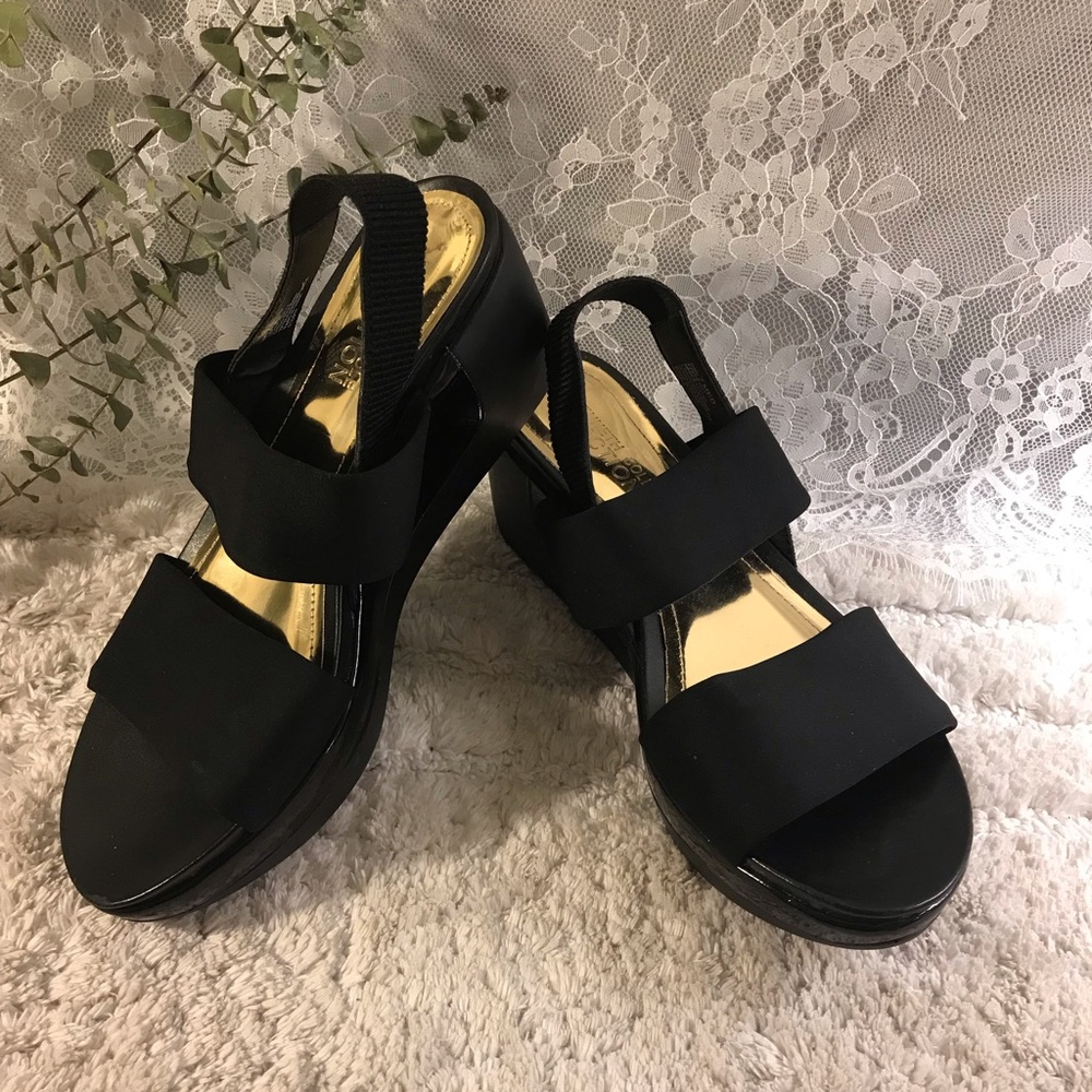 Kenneth Cole Reaction sandals